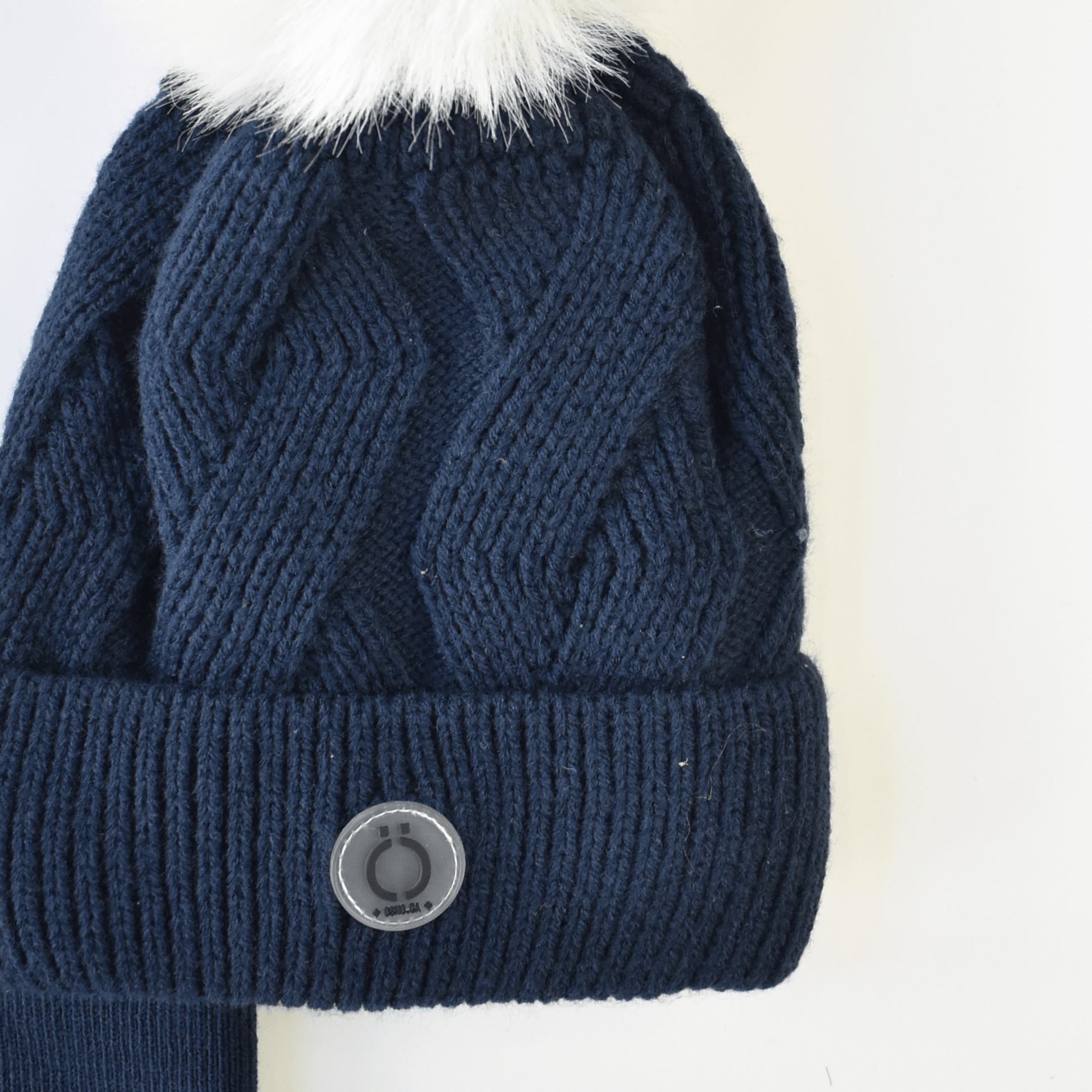 Karina’s vinterssett – Lue, votter og hals i myk fuskepels | GlowNordi - GlowNordi 