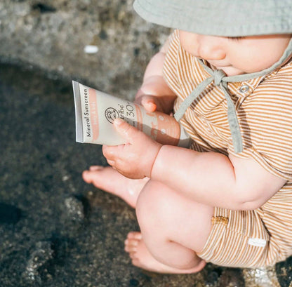 Suntribe økologisk mineralsk solcreme til babyer og børn SPF 30 - GlowNordi