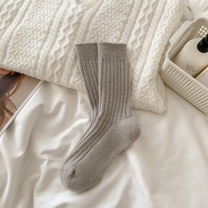 🧶 Varme og myke ullsokker for kvinner – perfekt for kalde dager - GlowNordi 